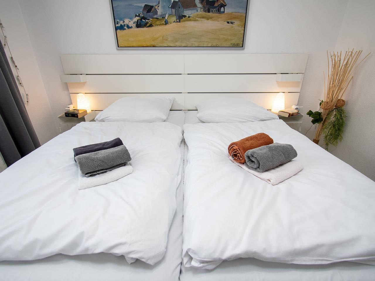 Muschelweg met 1 slaapkamer en binnenzwembad in Norddeich, Duitsland voor 2 personen foto 21