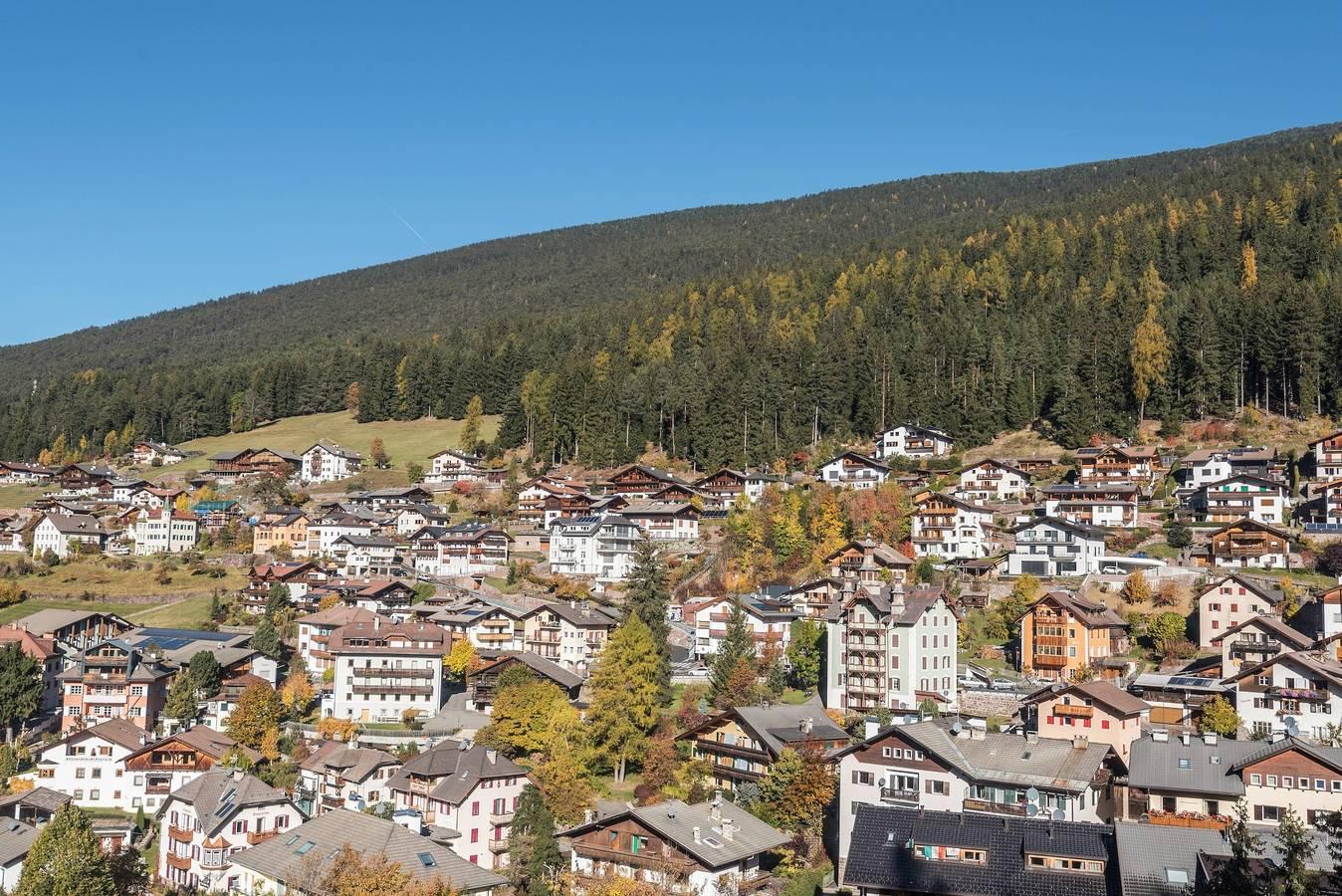 Appartement 'Cesa Sassela 2' met uitzicht op de bergen, sauna in Ortisei, Dolomiti Superski, Italië voor 5 personen foto 24