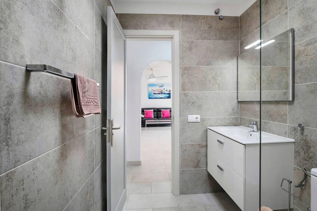 Appartement "Puerto Chico Q" met zeezicht, gedeeld zwembad, terras in Playa Blanca, Yaiza, Spanje voor 5 personen foto 20