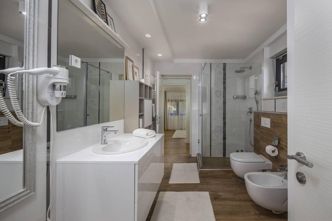 Villa Bonavia Zadarvillas in Zadar Stad, Zadar (Municipality), Kroatië voor 14 personen foto 24