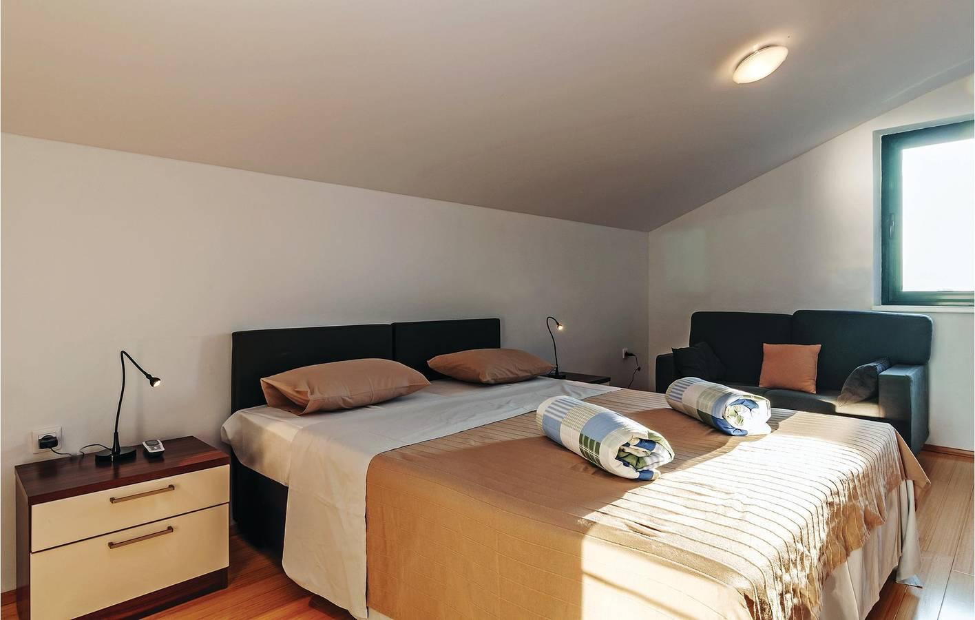 Gezellig appartement met 1 slaapkamer en zwembad, op 100 meter van de kust in Privlaka, Zadar, Kroatië voor 7 personen foto 22