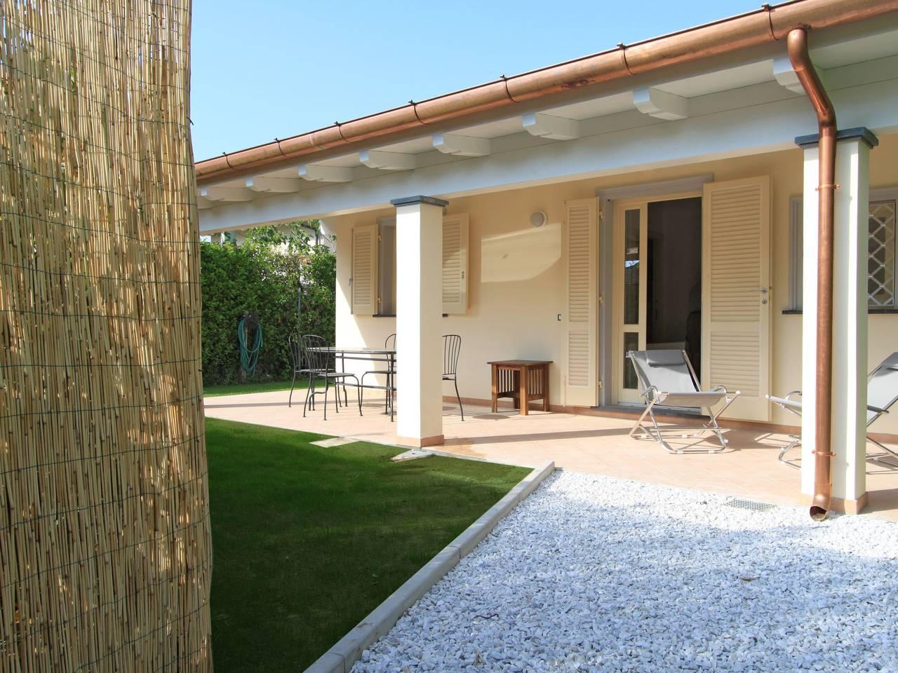 Vakantiehuis met airconditioning in Forte dei Marmi, Italiaanse Rivièra, Italië voor 2 personen foto 20