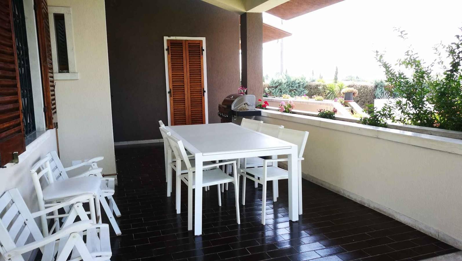 Villa met uitzicht op het meer in Lazise, Garda Bergen, Italië voor 8 personen foto 20