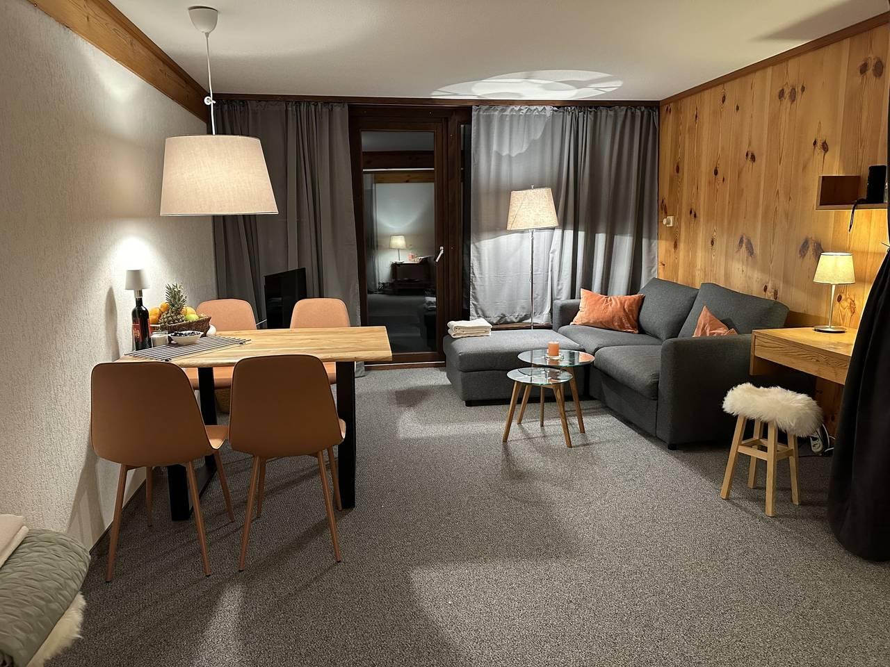 Vakantieappartement met binnenzwembad en zwembad in Disentis, Surselva, Zwitserland voor 4 personen foto 9