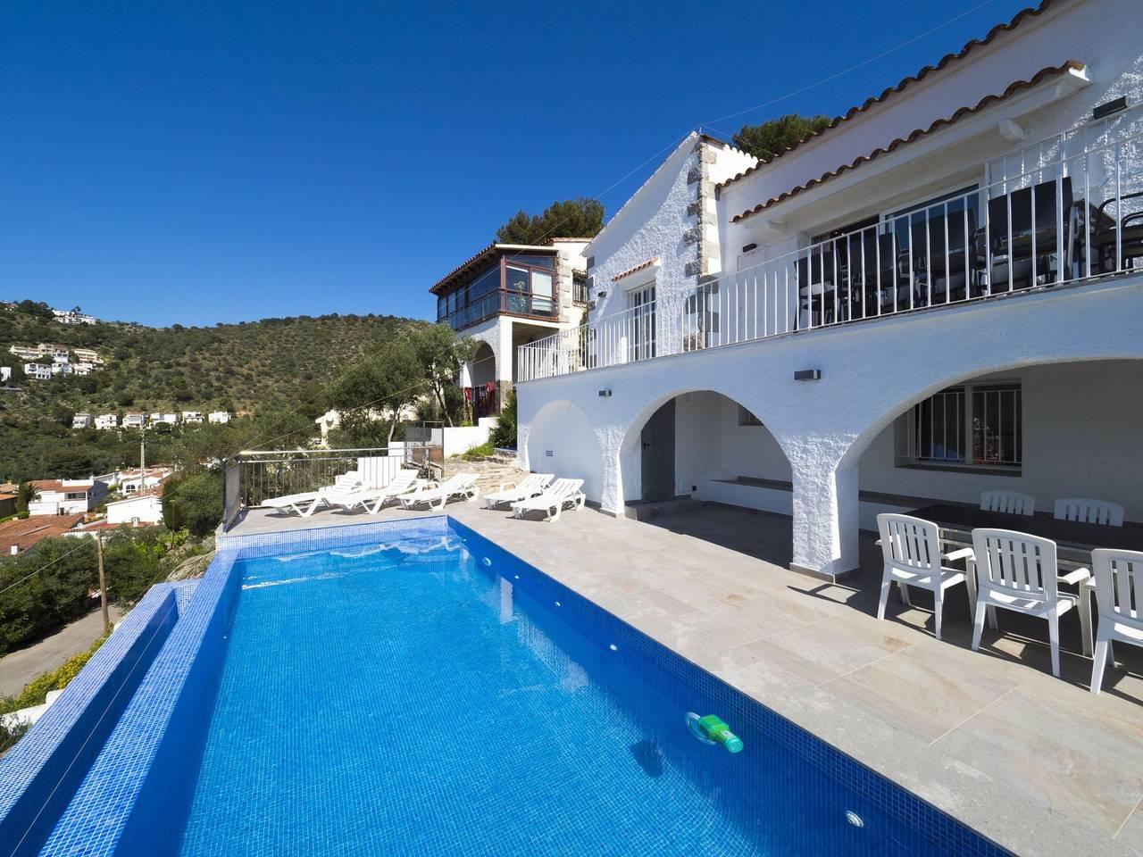 Vakantiehuis met privézwembad en zwembad in Roses, Spanje voor 11 personen foto 23