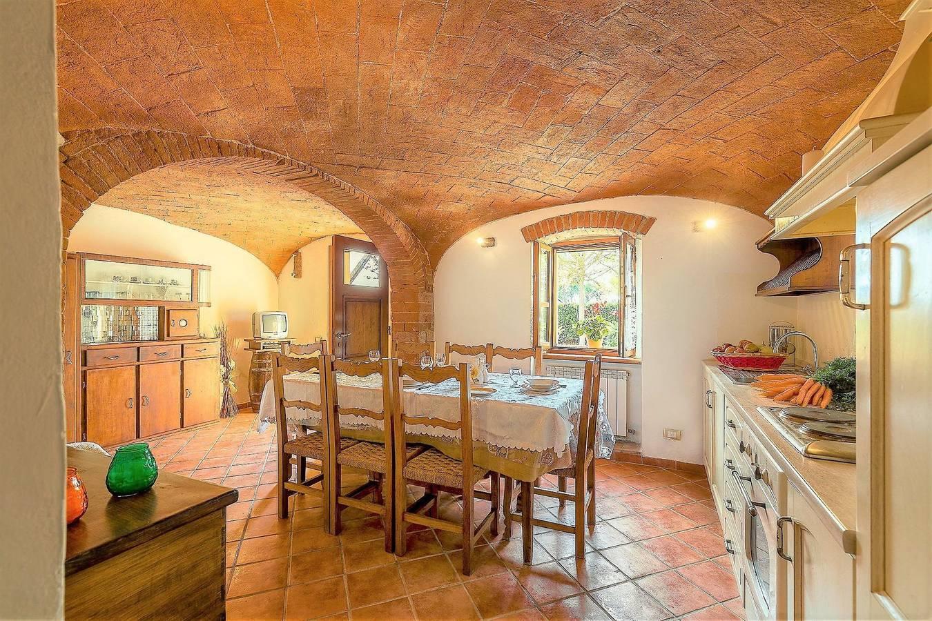 Villa La Fragola in Cortona, Provincie Arezzo, Italië voor 6 personen foto 23