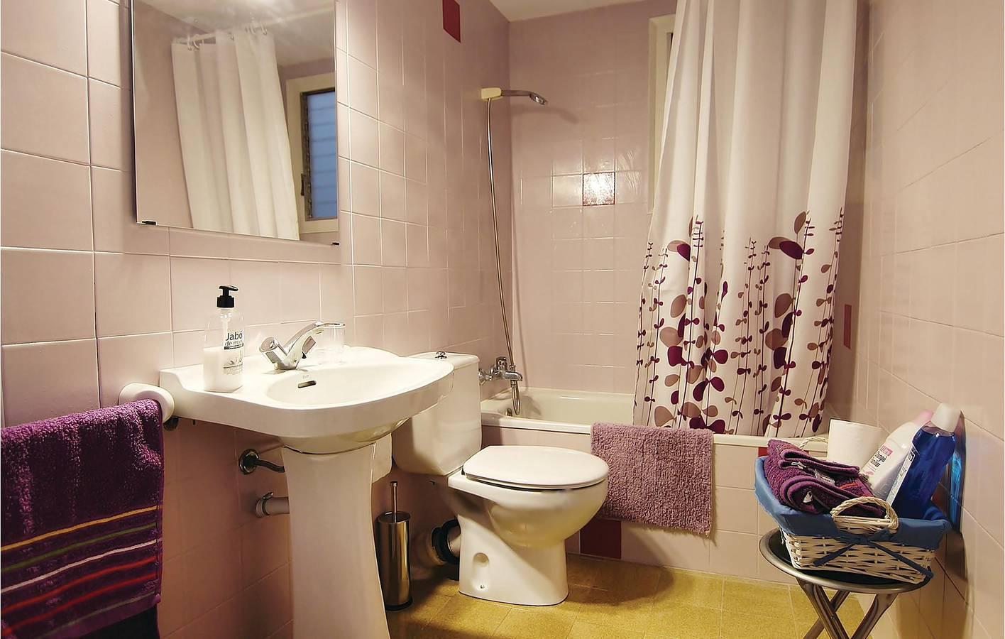 Vakantieappartement met zwembad in Pineda de Mar, Costa del Maresme, Spanje voor 6 personen foto 24
