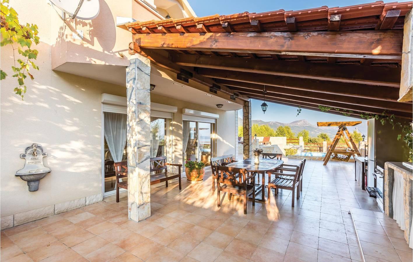 Gezellig appartement met 2 slaapkamers, zwembad en wifi in Kaštela, Dalmatië vasteland, Kroatië voor 8 personen foto 21
