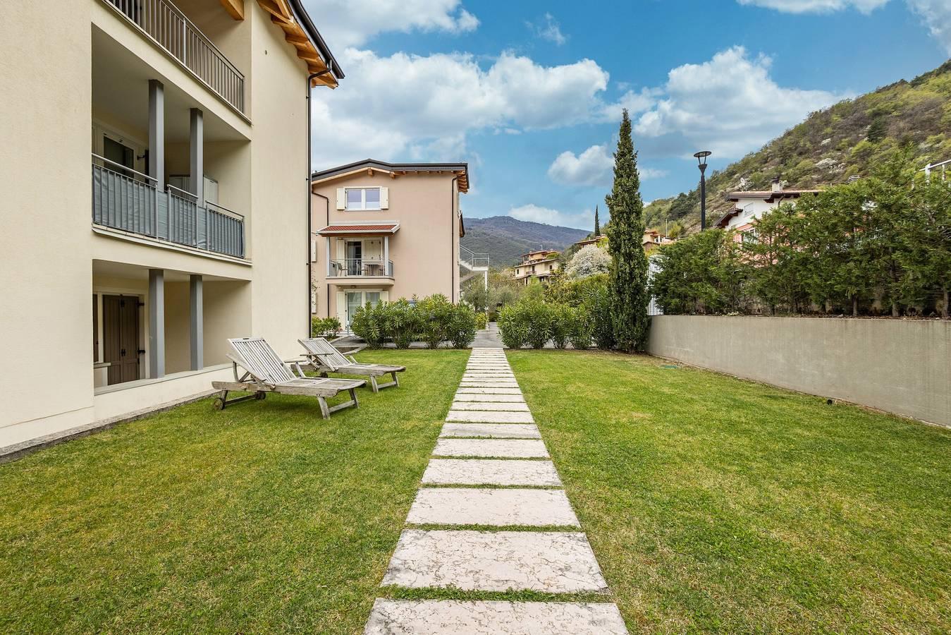 Appartement 'Residence La Villa Diamante' met Uitzicht op het Meer in Tignale, Garda Bergen, Italië voor 6 personen foto 19