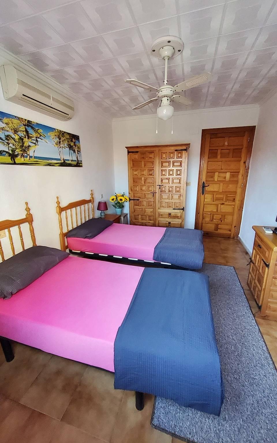 Villa 'Rosa - La Marina Urbanisation' met Wi-Fi, A/C, Terrassen in San Fulgencio, Costa Blanca, Spanje voor 5 personen foto 20