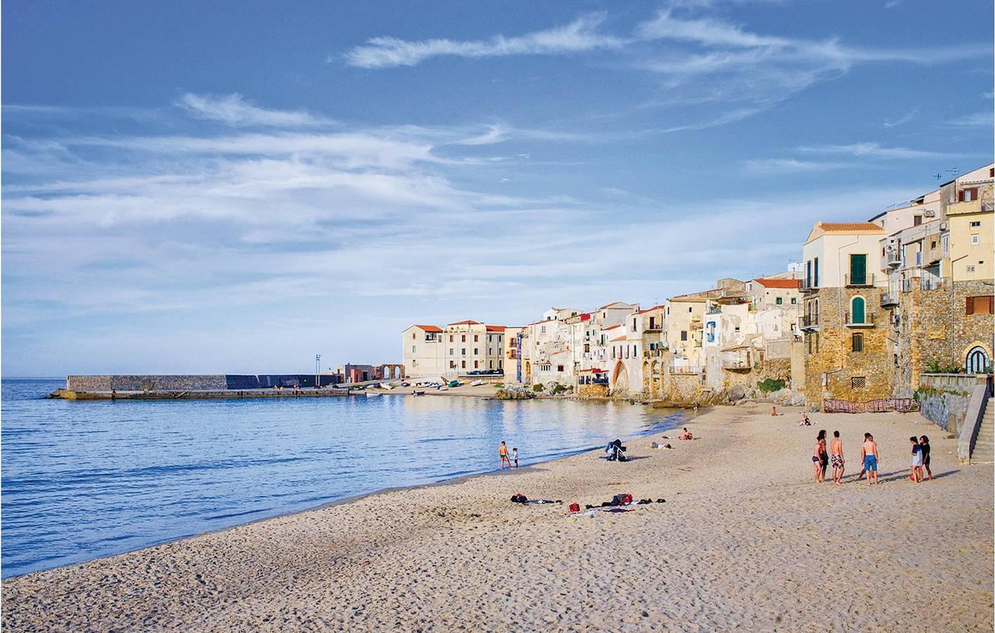 Retraite aan het zwembad met terras: 400m van het strand in Contrada Fiori, Menfi Stad, Italië voor 8 personen foto 23