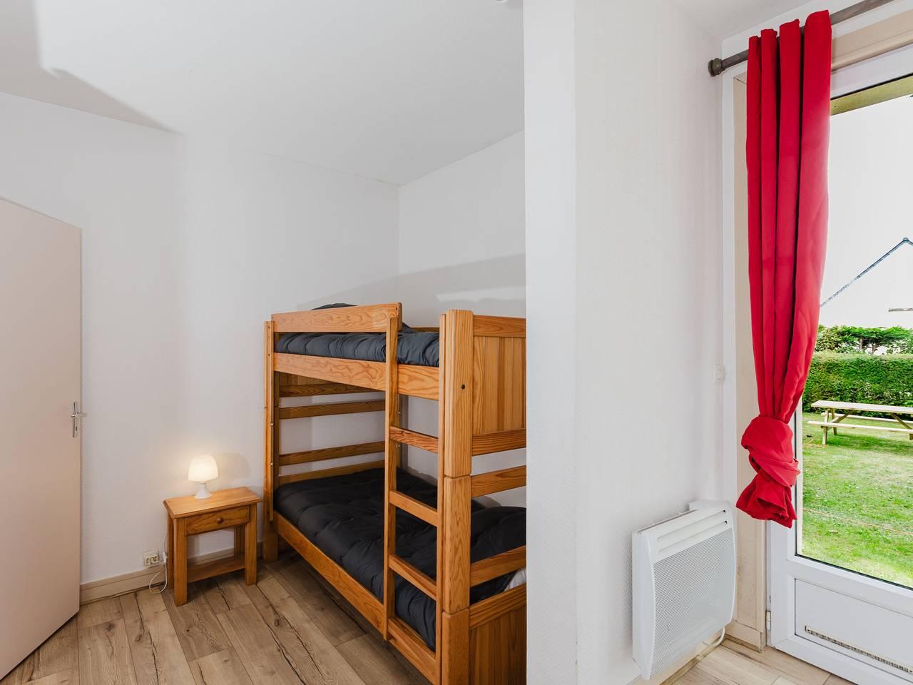 Le Petit Robinson met 1 slaapkamer en binnenzwembad in La Richardais, Saint-Malo en omgeing, Frankrijk voor 4 personen foto 5