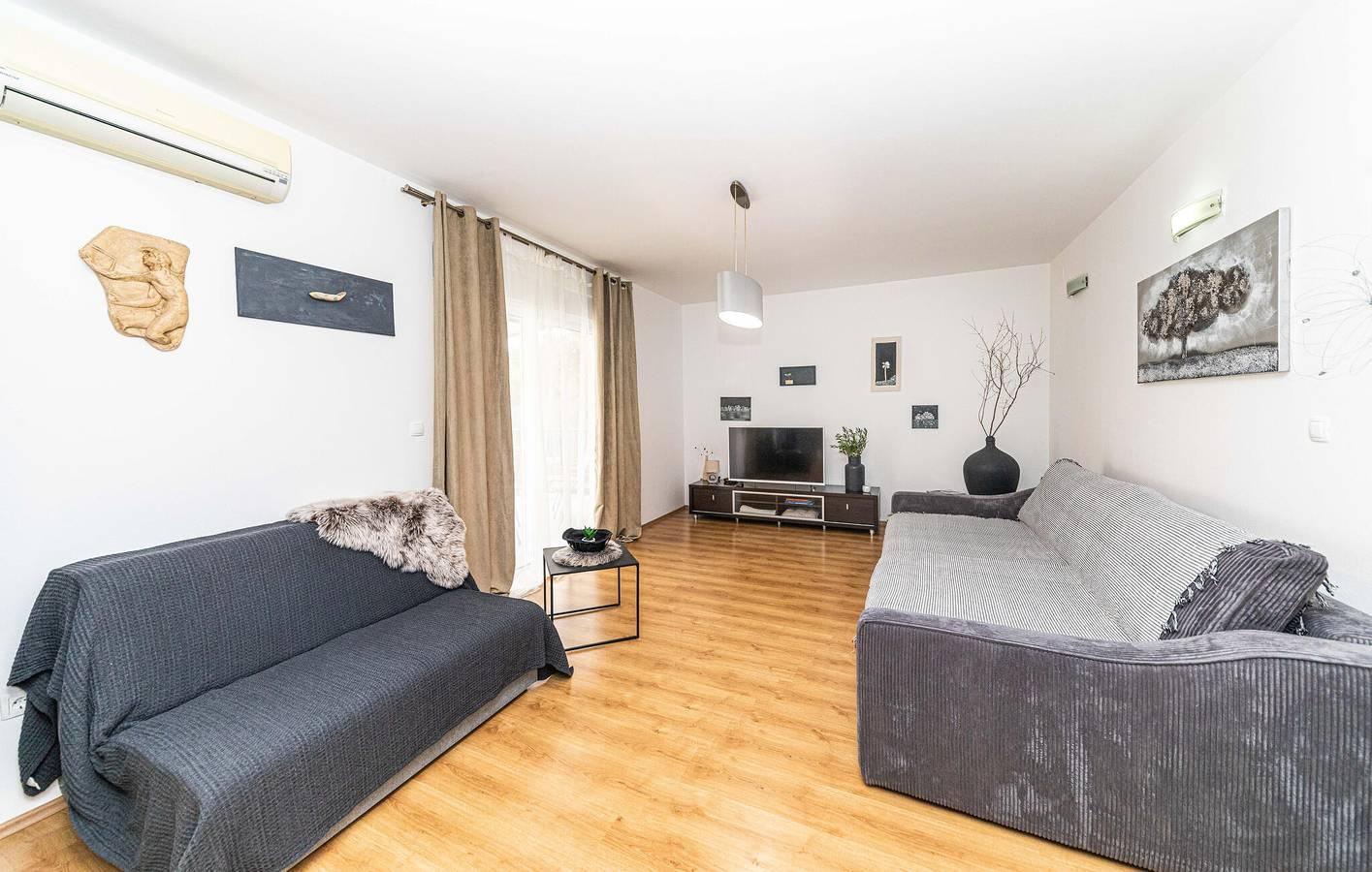 Ruim appartement met 2 slaapkamers, zwembad, wifi in Kaštel Štafilić (Dalmatia), Kaštela, Kroatië voor 8 personen foto 21