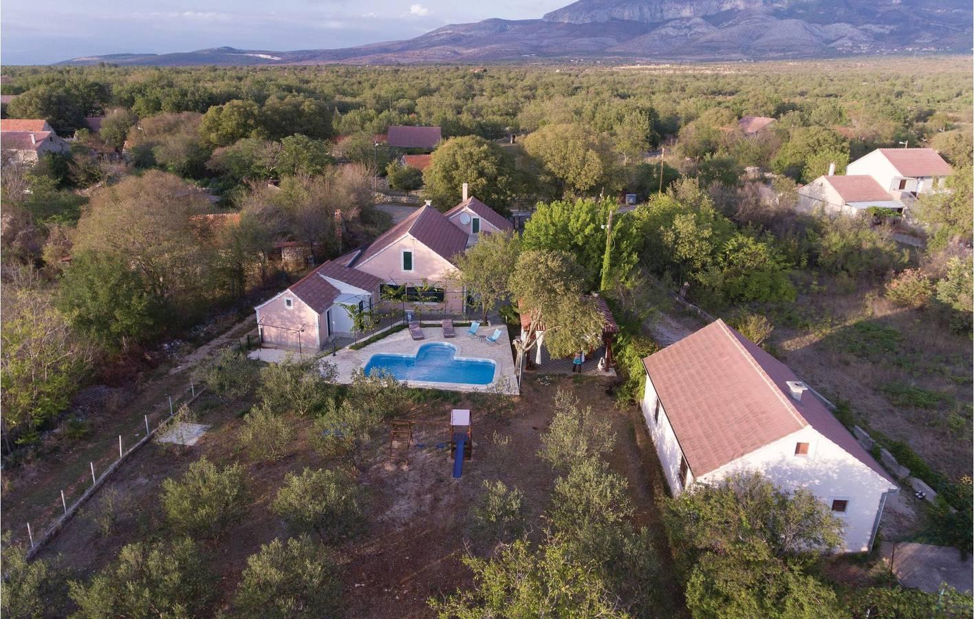 Vakantiehuis in Grad Drniš, Kroatië voor 6 personen foto 2