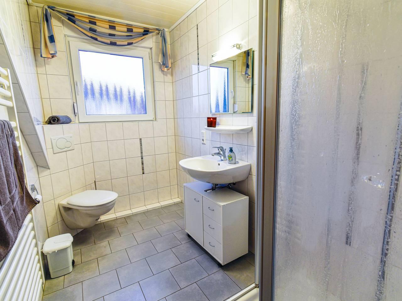 Tjalkstrasse met 1 slaapkamer en binnenzwembad in Norddeich, Duitsland voor 2 personen foto 14
