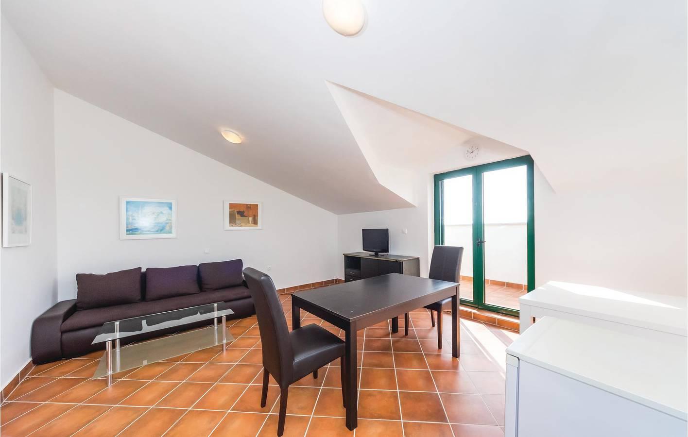 Charmant appartement met zwembad vlak bij de kust en het stadscentrum in Privlaka, Zadar, Kroatië voor 7 personen foto 22