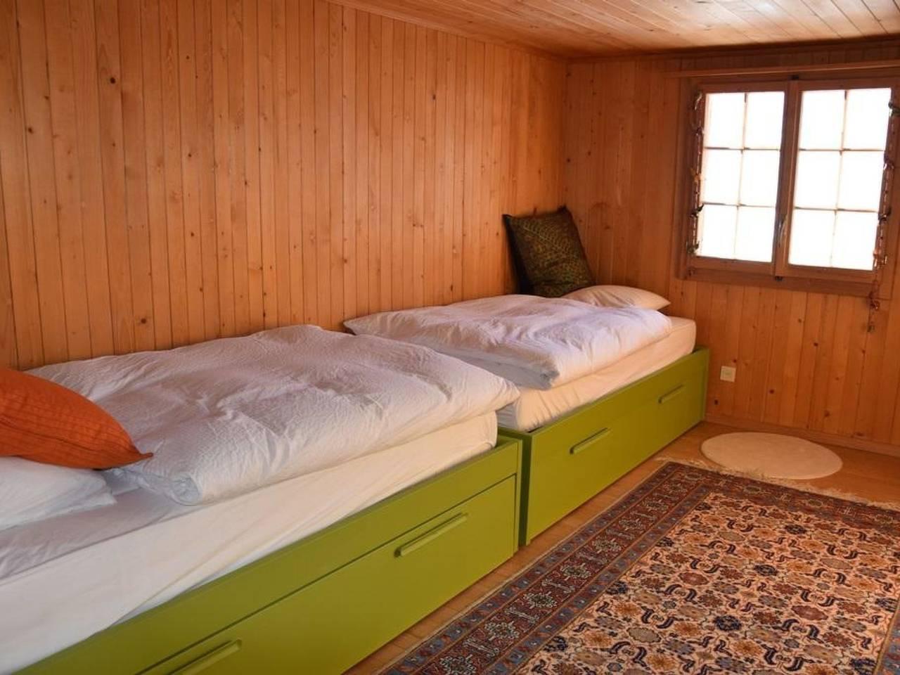 Steirösli 1. & 2. Stock in Lenk im Simmental, Lenk, Zwitserland voor 8 personen foto 19