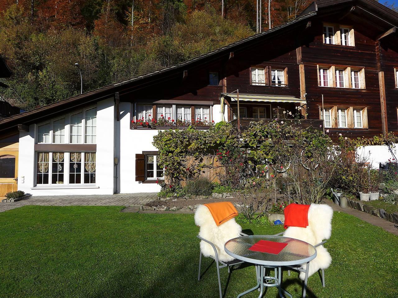 Am Brienzersee in Brienz, Interlaken-Oberhasli, Zwitserland voor 2 personen foto 23