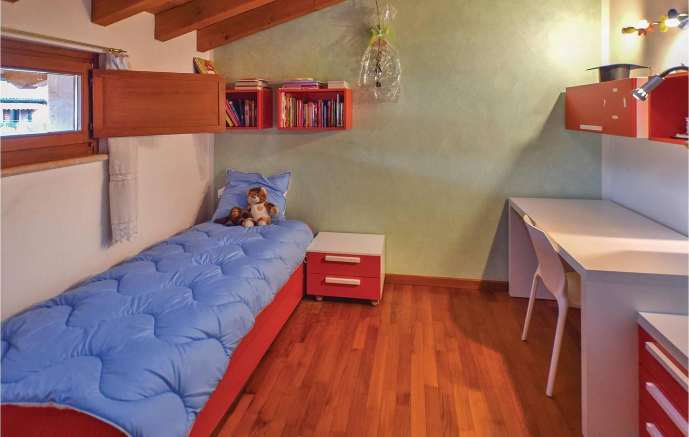 Terras met zwembad appartement bij Fumane in Fumane, Provincie Verona, Italië voor 16 personen foto 23