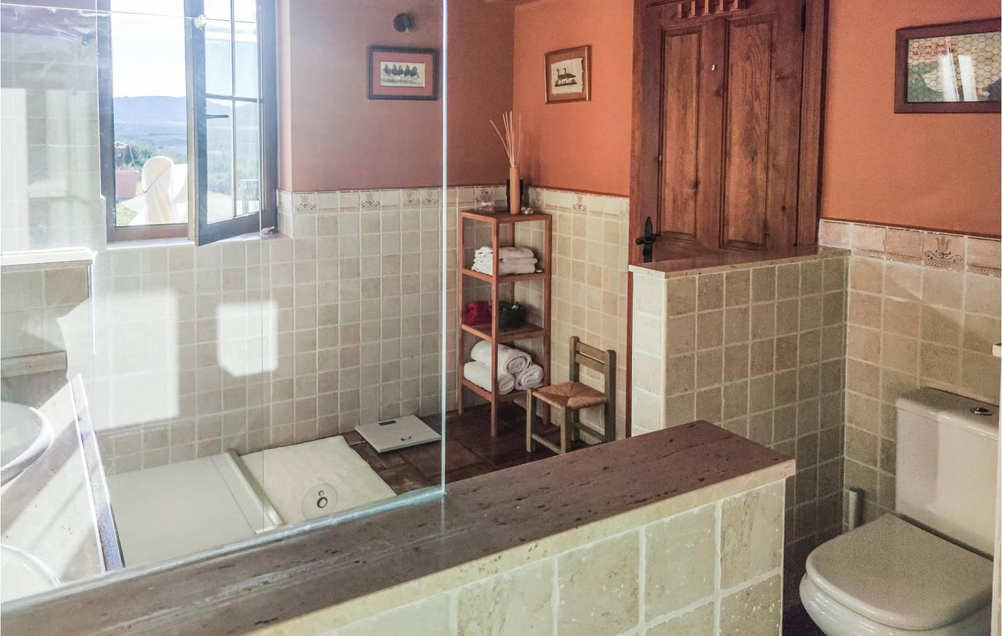 Gezellig verblijf met zwembad, open haard en panoramisch in Navarredonda de Gredos, Spanje voor 16 personen foto 20