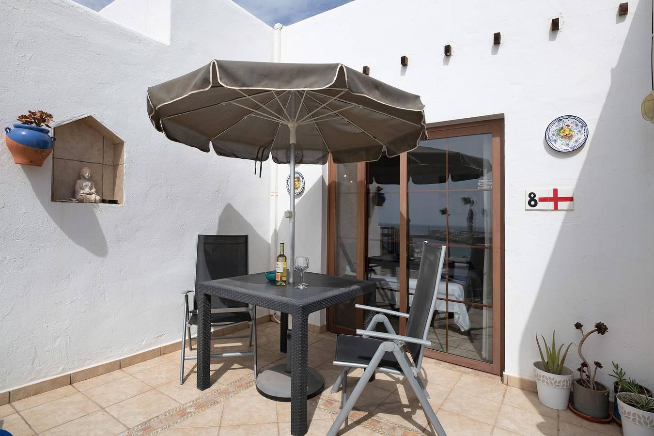 Appartement "Puerto Chico 8" met uitzicht op zee, gedeeld zwembad in Playa Blanca, Yaiza, Spanje voor 2 personen foto 19