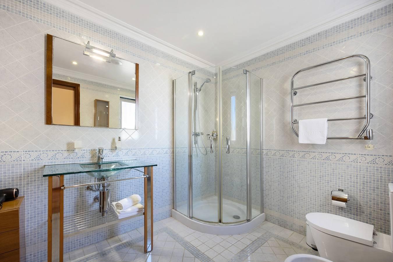Villa 'Tucha' met privézwembad, Wifi en airconditioning in Alvor, Portugal voor 8 personen foto 24