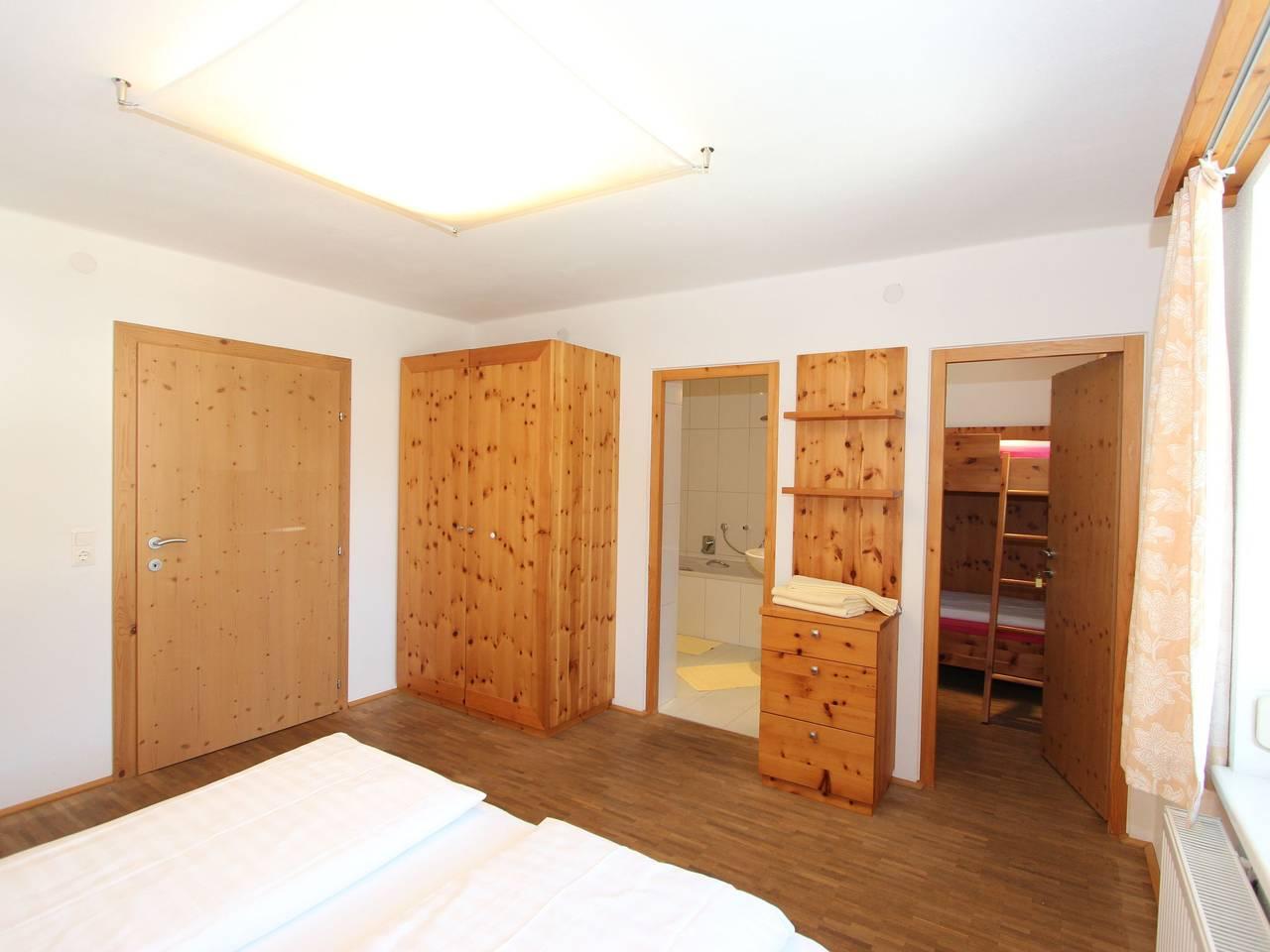 Vakantieappartement met 4 slaapkamers en terras in Tux Alps, Ried im Zillertal, Oostenrijk voor 8 personen foto 24