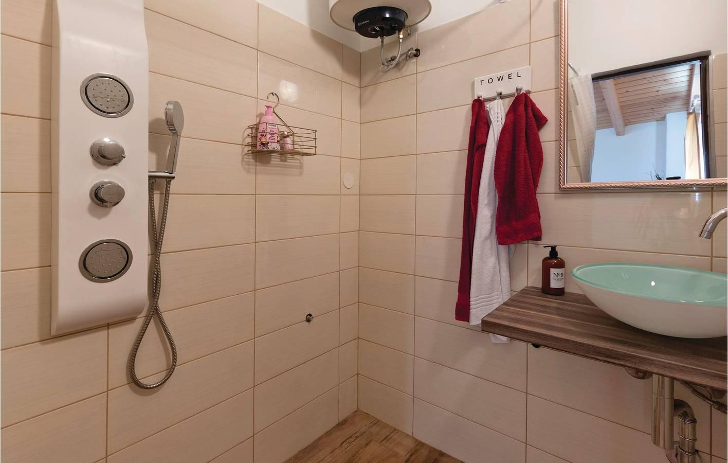 Charmant appartement met 2 slaapkamers, zwembad en terras, vlak in Valtura, Zuidkust Istrië, Kroatië voor 4 personen foto 19