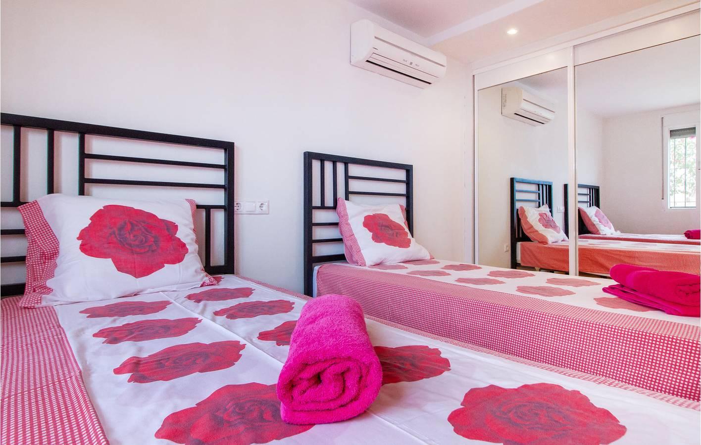 Appartement met zeezicht, zwembad en parkeerplaats in cala Piteres (el Campello), El Campello, Spanje voor 8 personen foto 21
