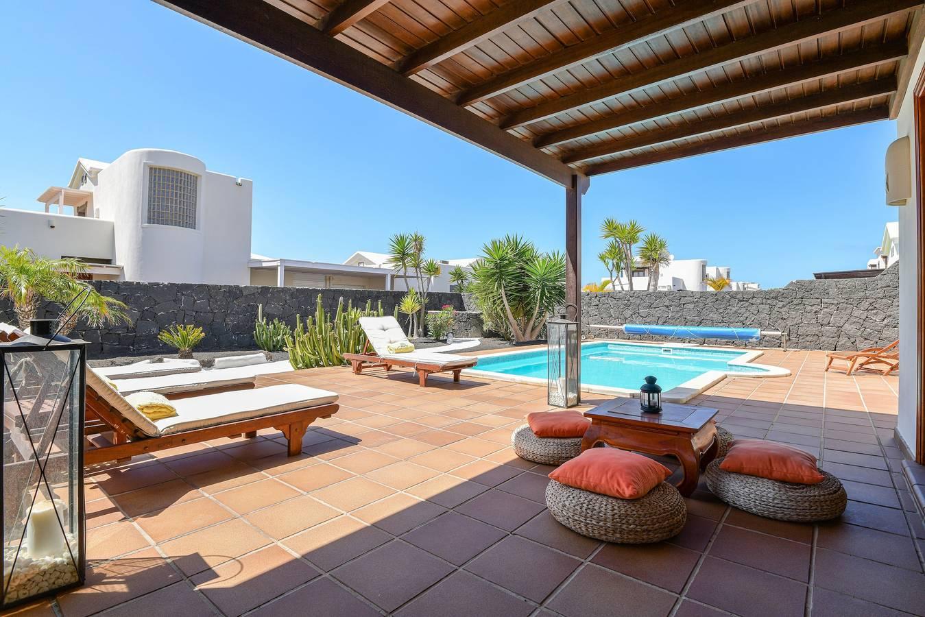 Villa "Marta" met zwembad, tuin en terras in Montaña Roja, Yaiza, Spanje voor 6 personen foto 22