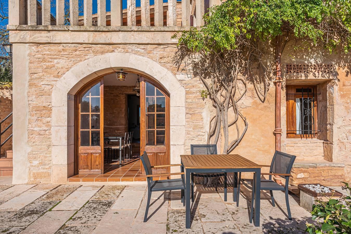 Finca Es Turo de ses Illes met zwembad, Wi-Fi, terrassen & in Ses Salines, Kust van Mallorca, Spanje voor 12 personen foto 21