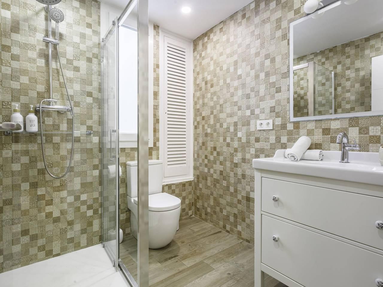 Vakantiehuis met balkon/terras en 220 m², 5 slaapkamers en 4 badkamers in Sitges, Garraf, Spanje voor 10 personen foto 19
