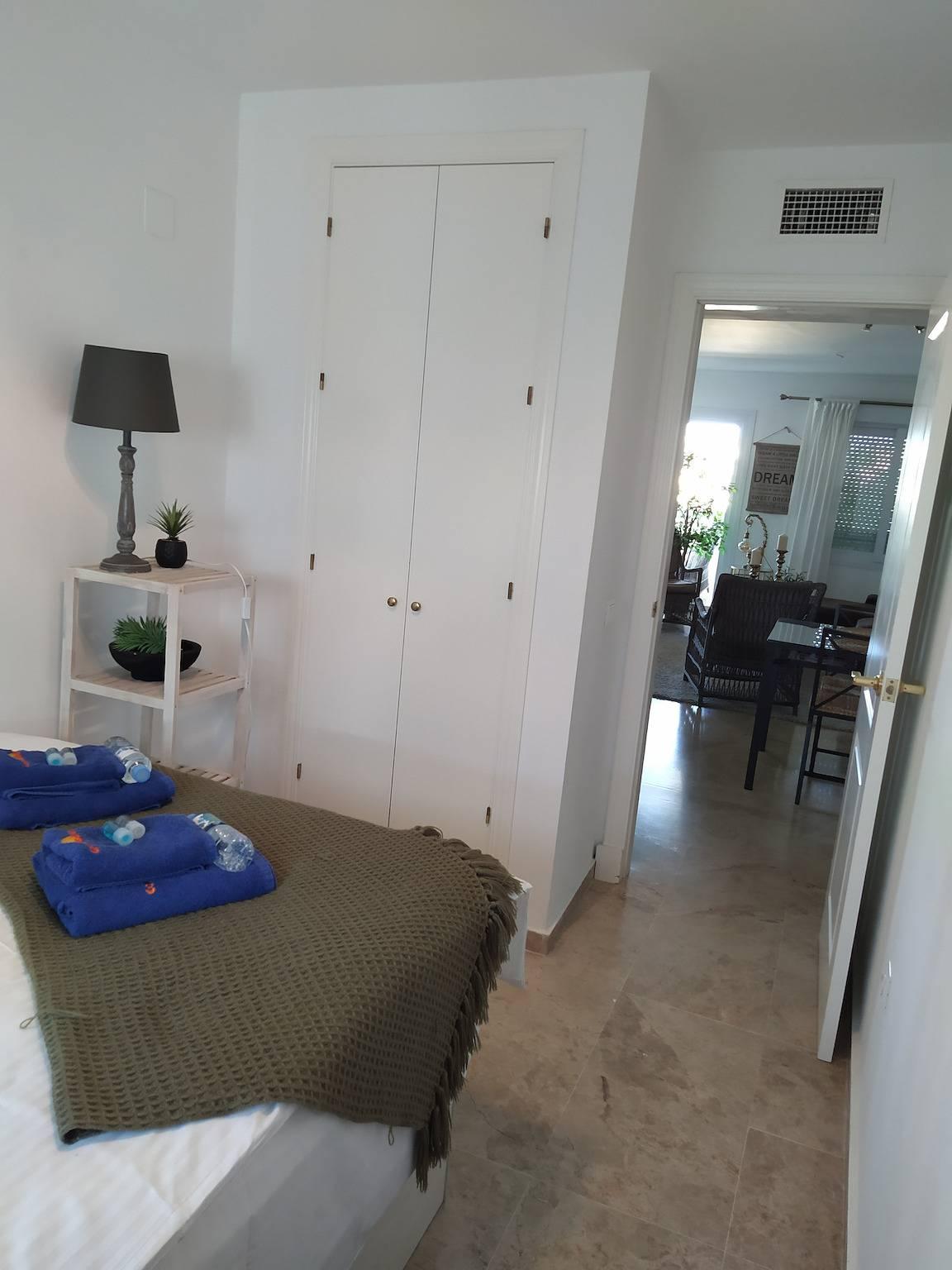 Reina Sofia 45 in Estepona, Spanje voor 6 personen foto 22