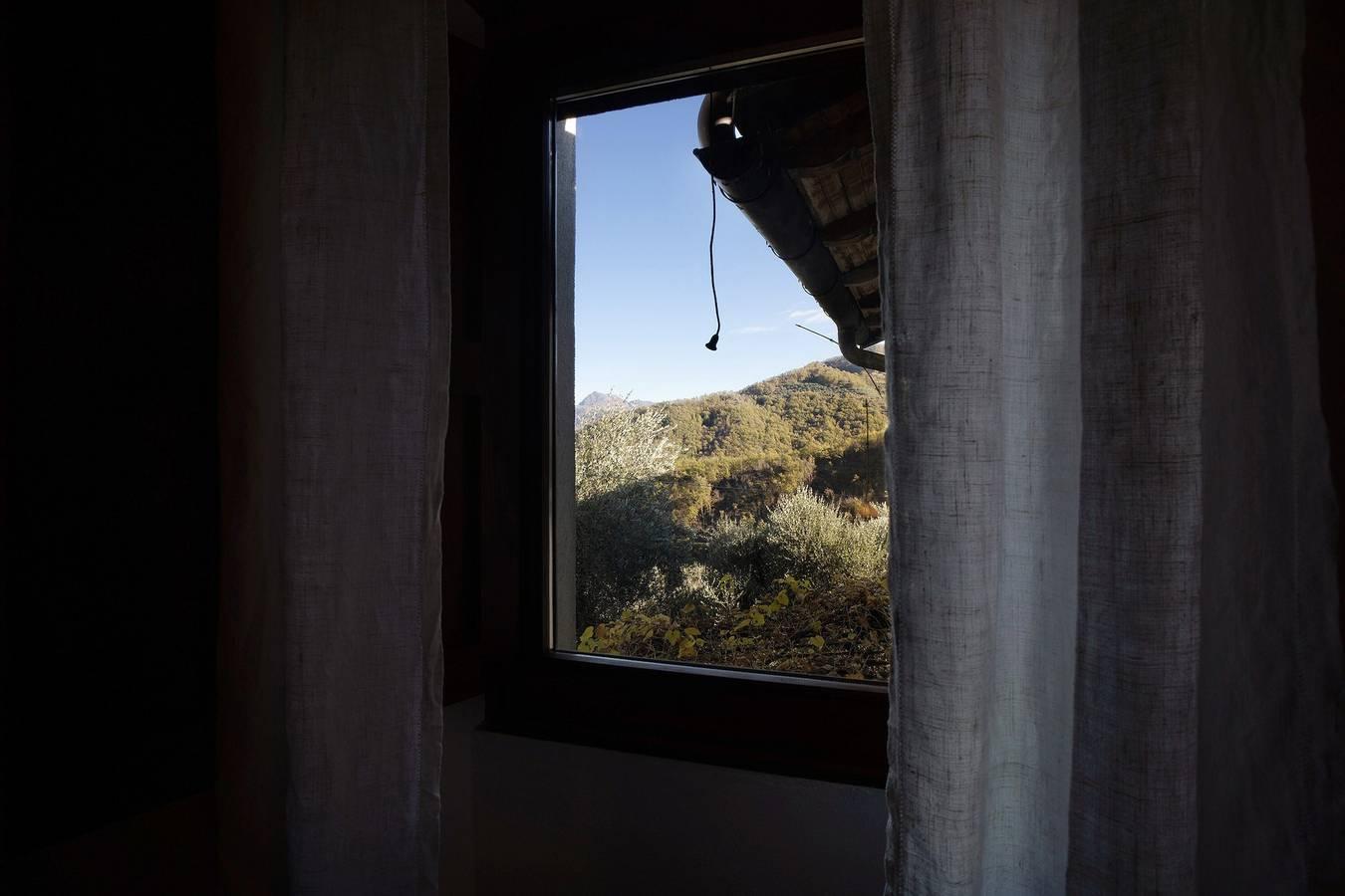 Antiek Graanpakhuis met Uitzicht op Bergen, Gedeeld Zwembad in Vessalico, Ligurische Alpen, Italië voor 4 personen foto 19