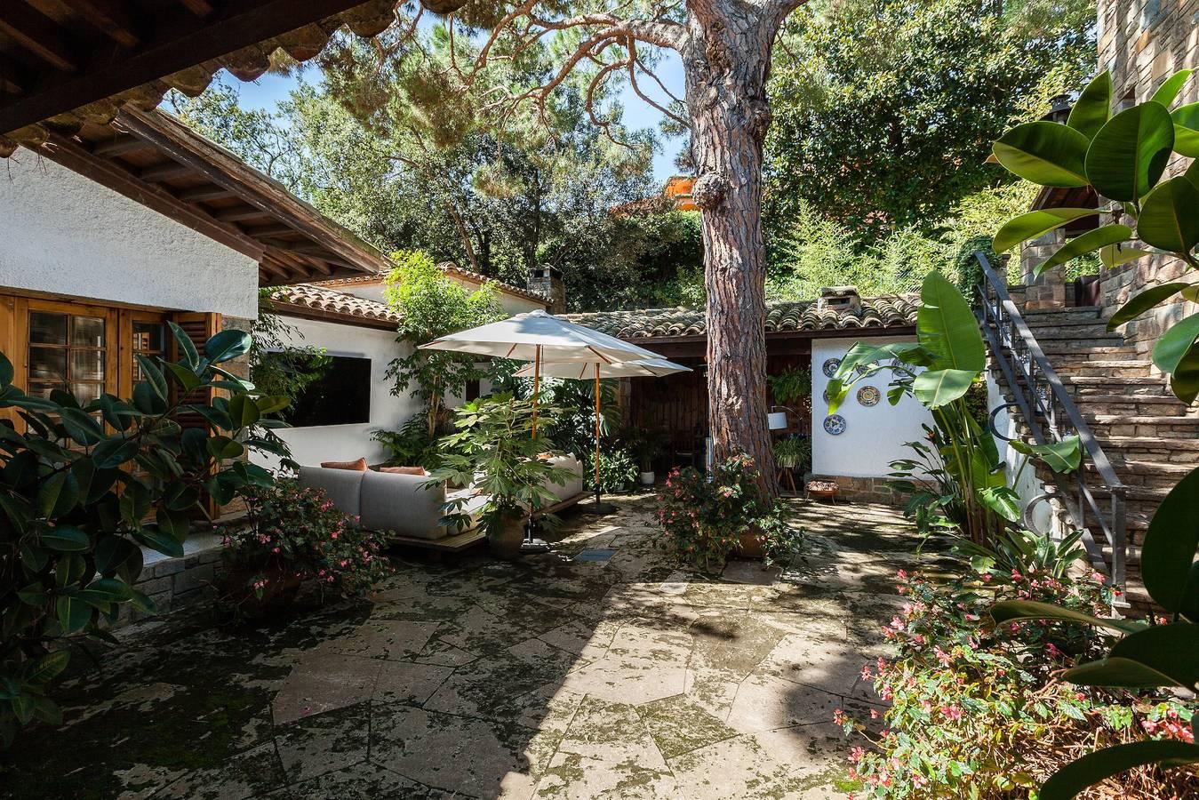 Prachtige villa 'Barcelona Country House' met groot in Premià de Dalt, Costa del Maresme, Spanje voor 10 personen foto 25