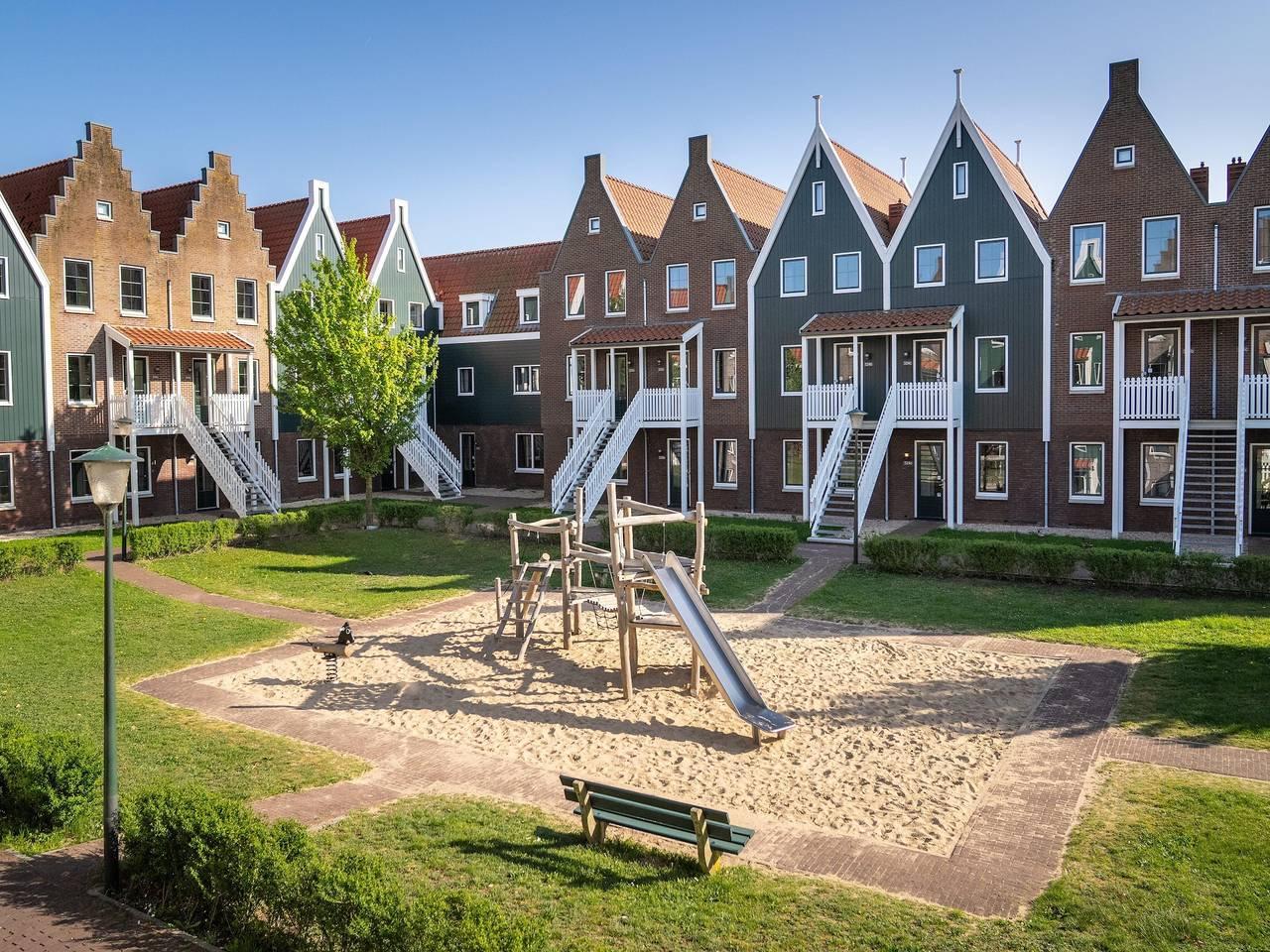 Villa aan het meer in Volendam in Volendam, Markermeer, Nederland voor 12 personen foto 19