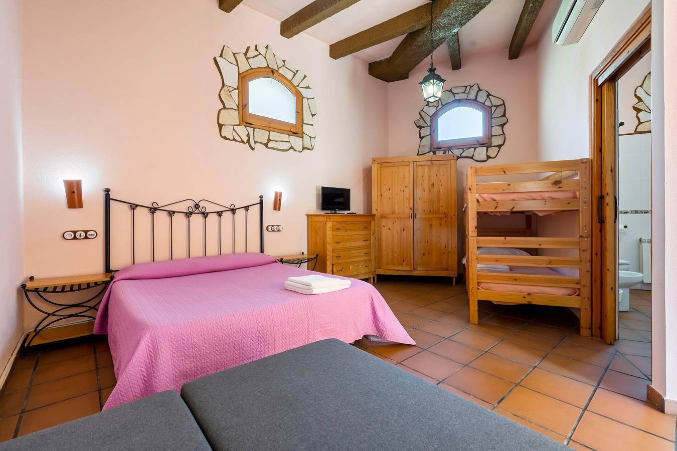 Vakantiehuis 'La Xaconera' met privé zwembad, Wi-Fi in La Riera de Gaià, Costa Dorada, Spanje voor 30 personen foto 20