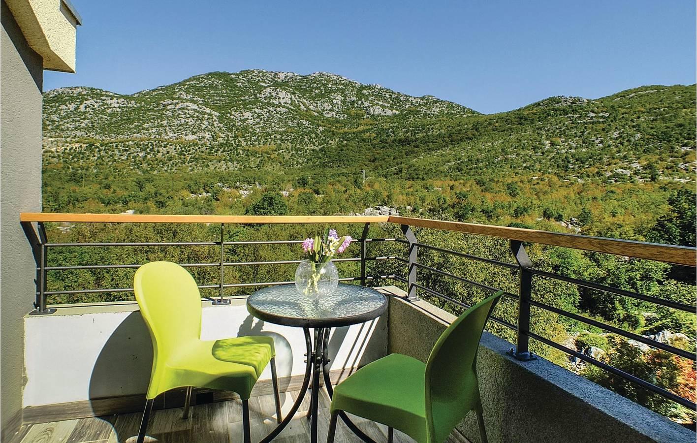 Ruim appartement met zwembad, wifi en terras in Makarska Riviera, Kroatië voor 15 personen foto 21