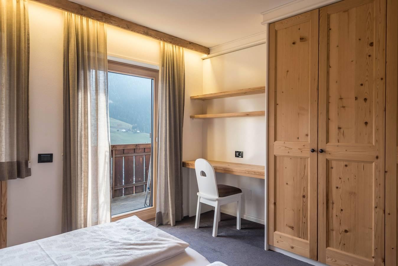 Appartement 'Cesa Sassela Tirol' met Bergzicht, Sauna, Zwembad in Ortisei, Dolomiti Superski, Italië voor 5 personen foto 21