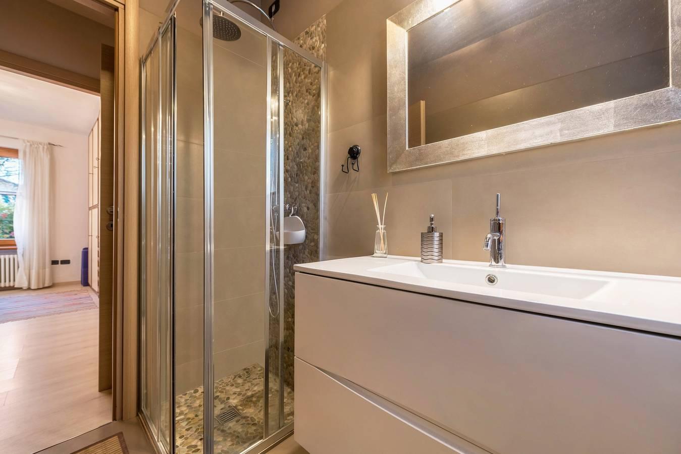 Gezellig Appartement "Gardasee Castion" met Tuin, Gedeeld in Castion Veronese, Costermano, Italië voor 4 personen foto 21