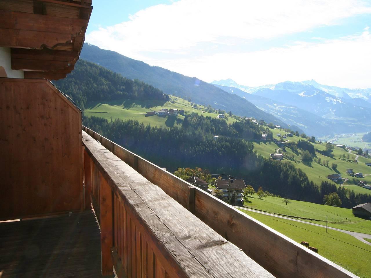 Hansjörg met 4 slaapkamers en balkon in Stummerberg, Ski-Optimal Hochzillertal, Oostenrijk voor 12 personen foto 20