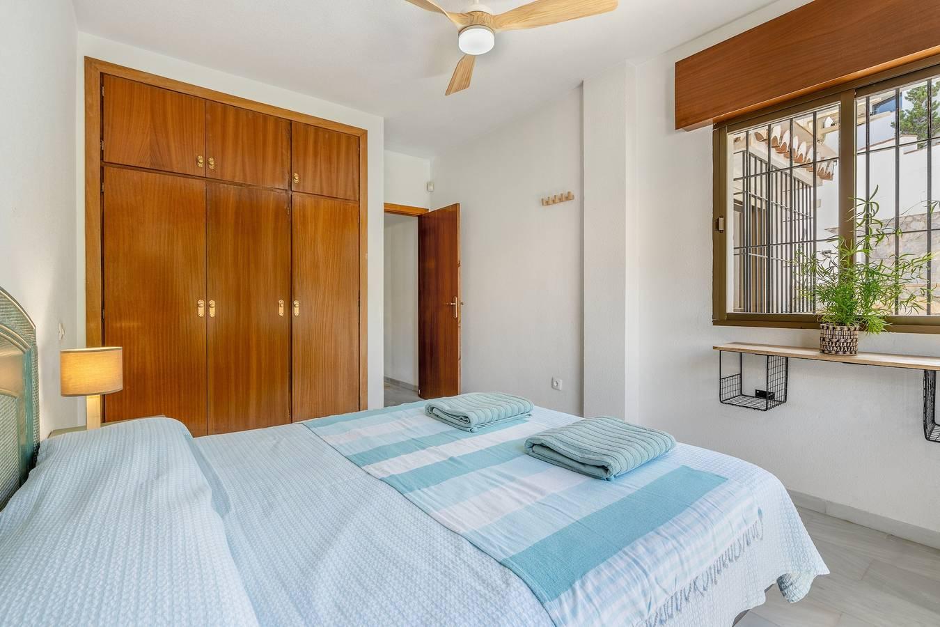 Villa Andaluza met zeezicht, zwembad, tuin & Wi-Fi in Curumbico, Almuñecar, Spanje voor 6 personen foto 21