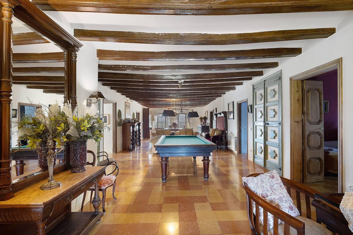 Villa 'La Masia' met uitzicht op de bergen, privézwembad en Wifi in El Bruc, Spanje voor 24 personen foto 24