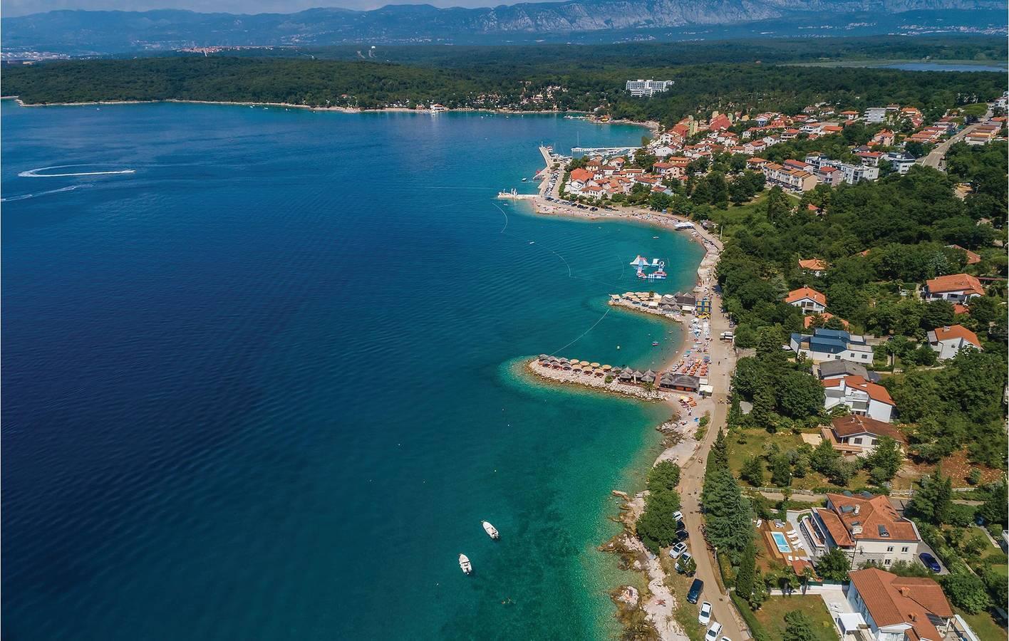 Gezellig appartement met terras, airconditioning en wifi vlak in Njivice, Krk, Kroatië voor 2 personen foto 22
