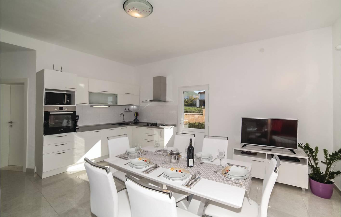 Appartement aan zee in Kastel Sucurac met zwembad en moderne in Kaštela, Dalmatië vasteland, Kroatië voor 7 personen foto 22