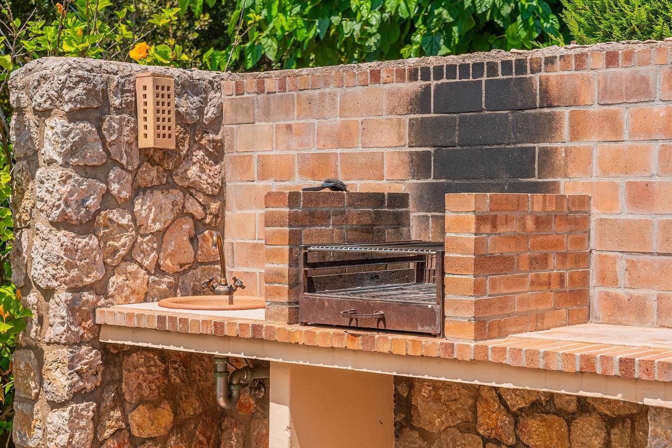 Villa Cal Llenyater dichtbij het strand met terrassen, airco & Wi-Fi in Mallorca, Spanje voor 4 personen foto 23
