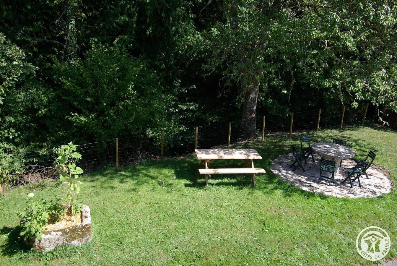 Soudeilles Gite: Parkeerplaats, TV, Tuin & Dichtbij Centrum in Soudeilles, Frankrijk voor 14 personen foto 19