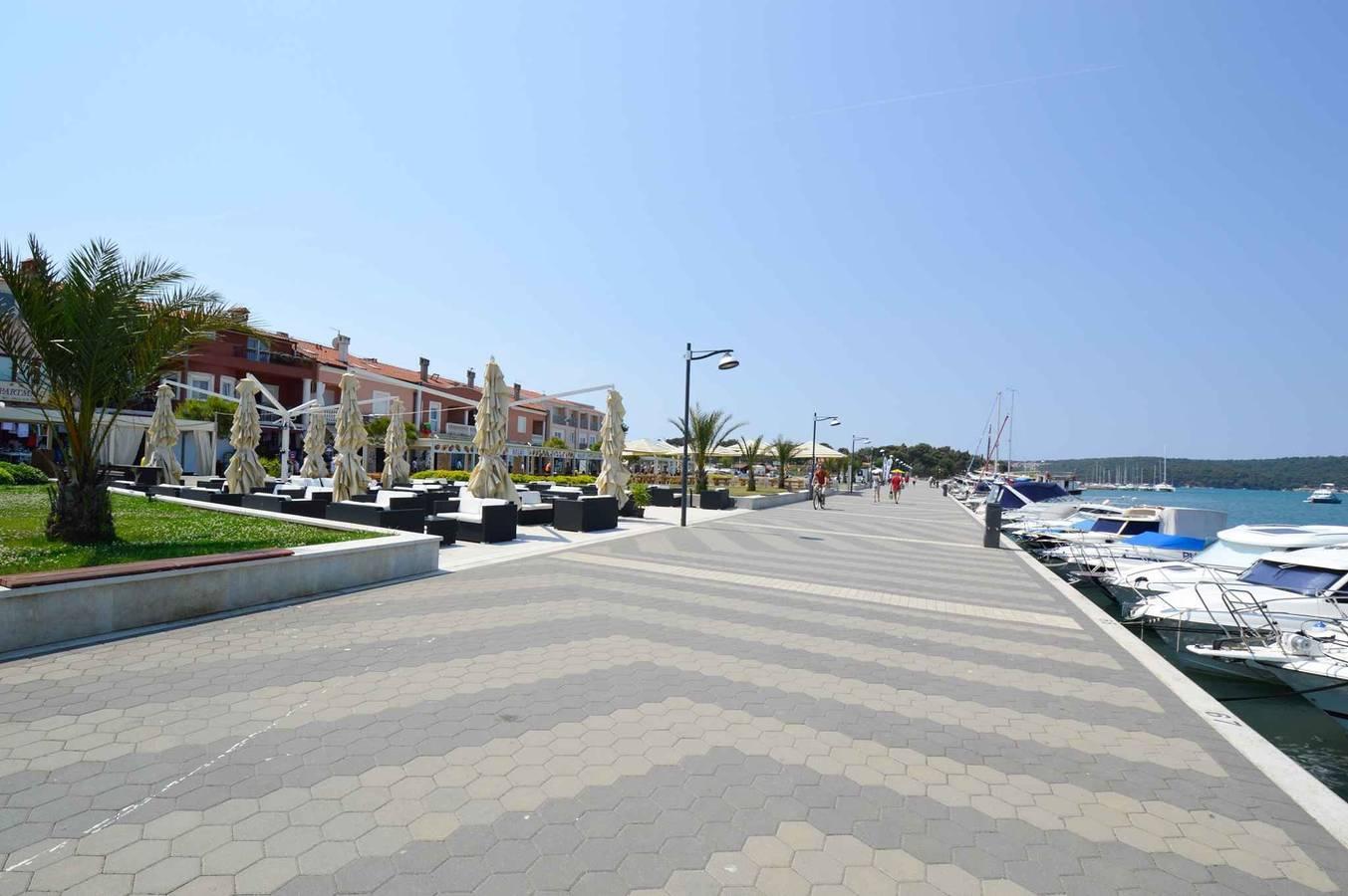 Vakantieappartement met airconditioning en balkon in Medulin City, Medulin, Kroatië voor 4 personen foto 21