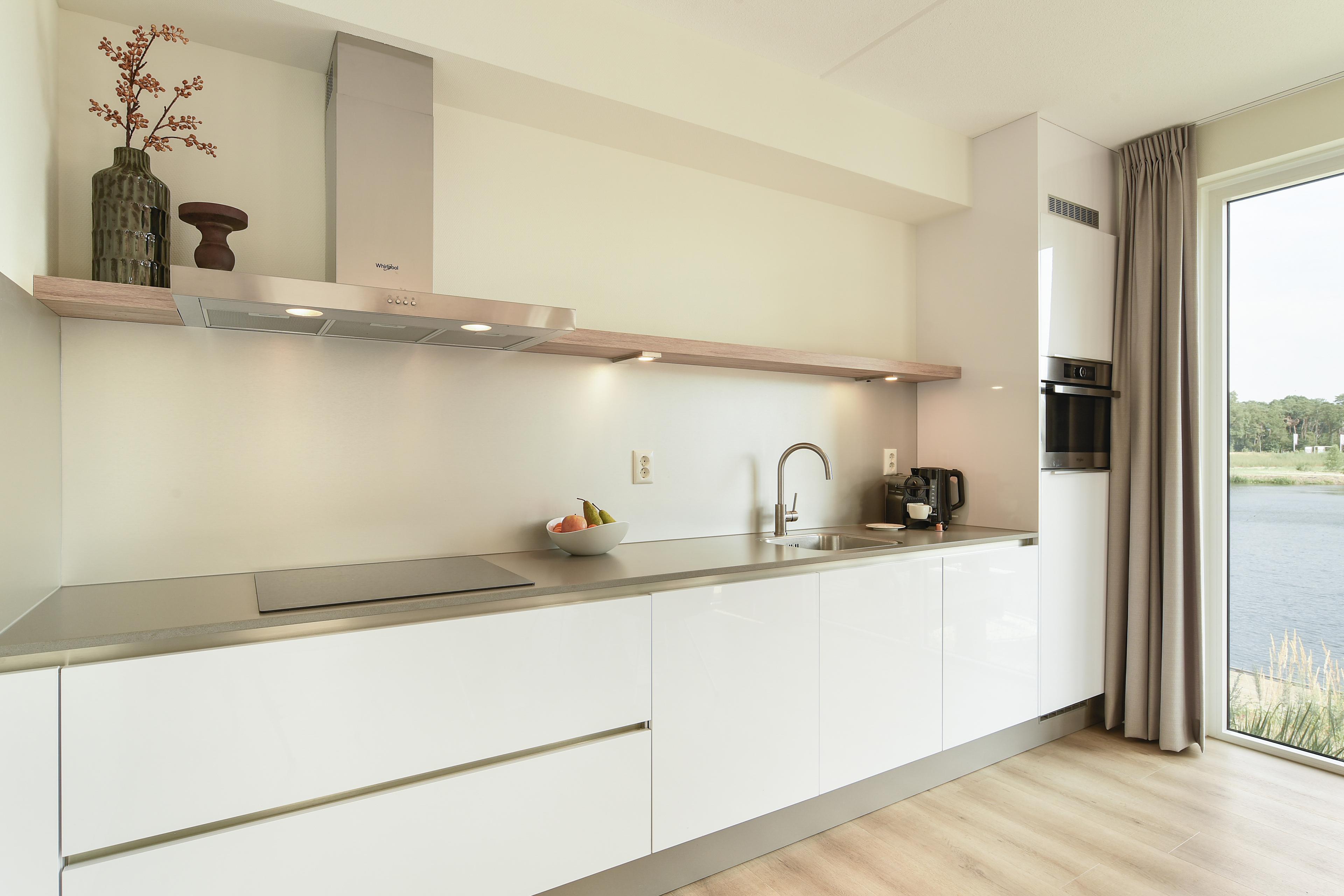 4-persoons waterwoning foto 7