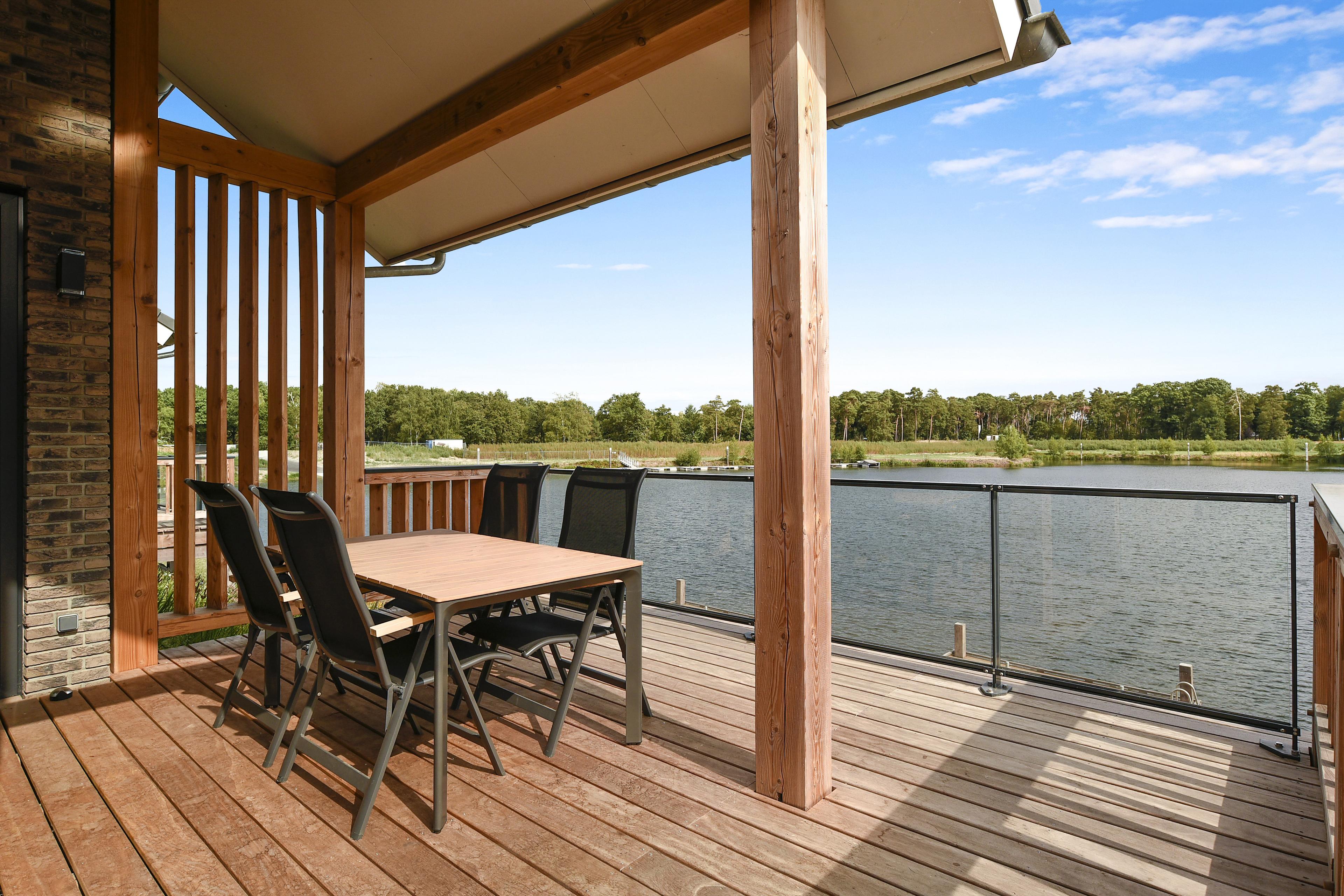4-persoons waterwoning foto 15